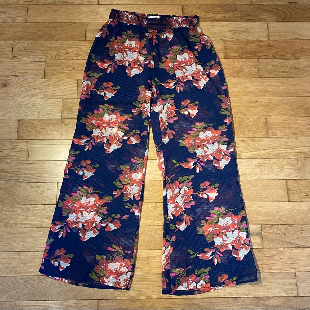 Anthro Elevenses Fire Lily Wide Legs Pants Sheer in blue with red florals size S - Picture 4 of 13
